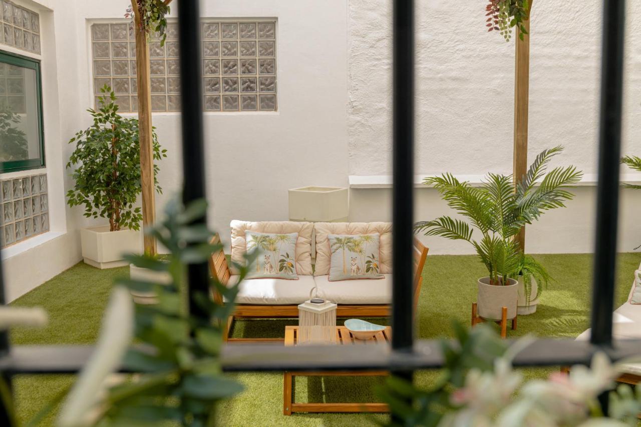 C30 Deluxe Studio With Terrace Into Cathedral Square Apartment Malaga Exterior photo