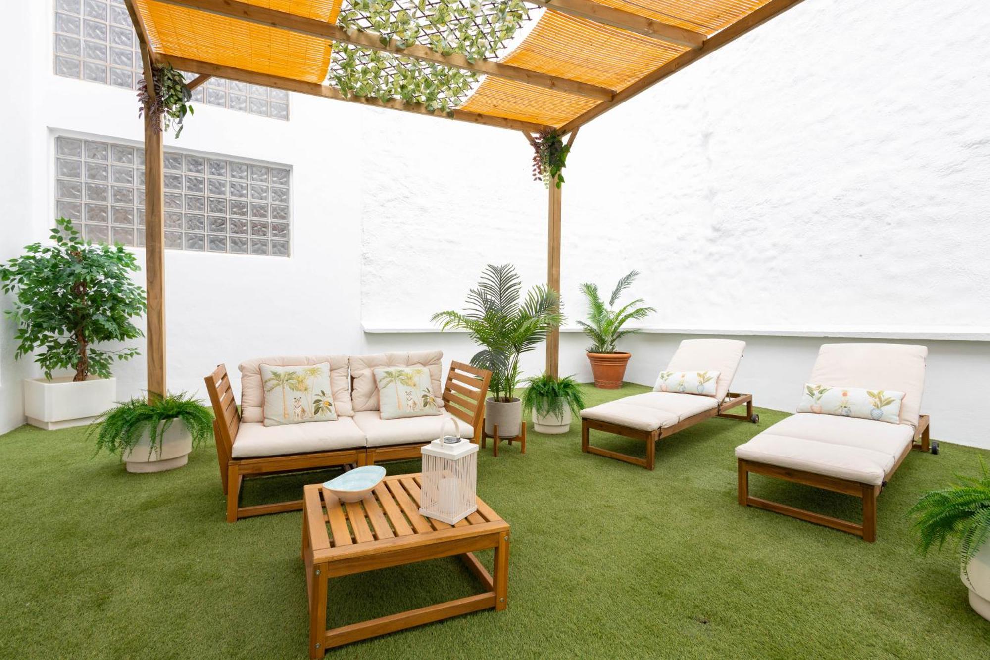 C30 Deluxe Studio With Terrace Into Cathedral Square Apartment Malaga Exterior photo
